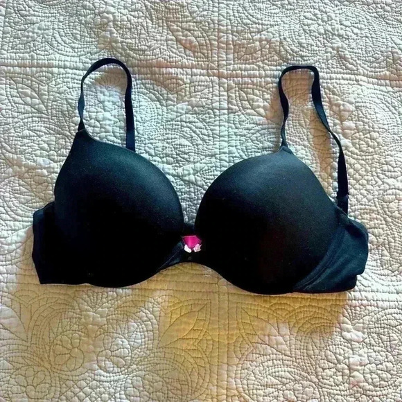 Betsy Johnson 34C Black padded bra slight push up Feminine and sexy classic - Picture 1 of 8